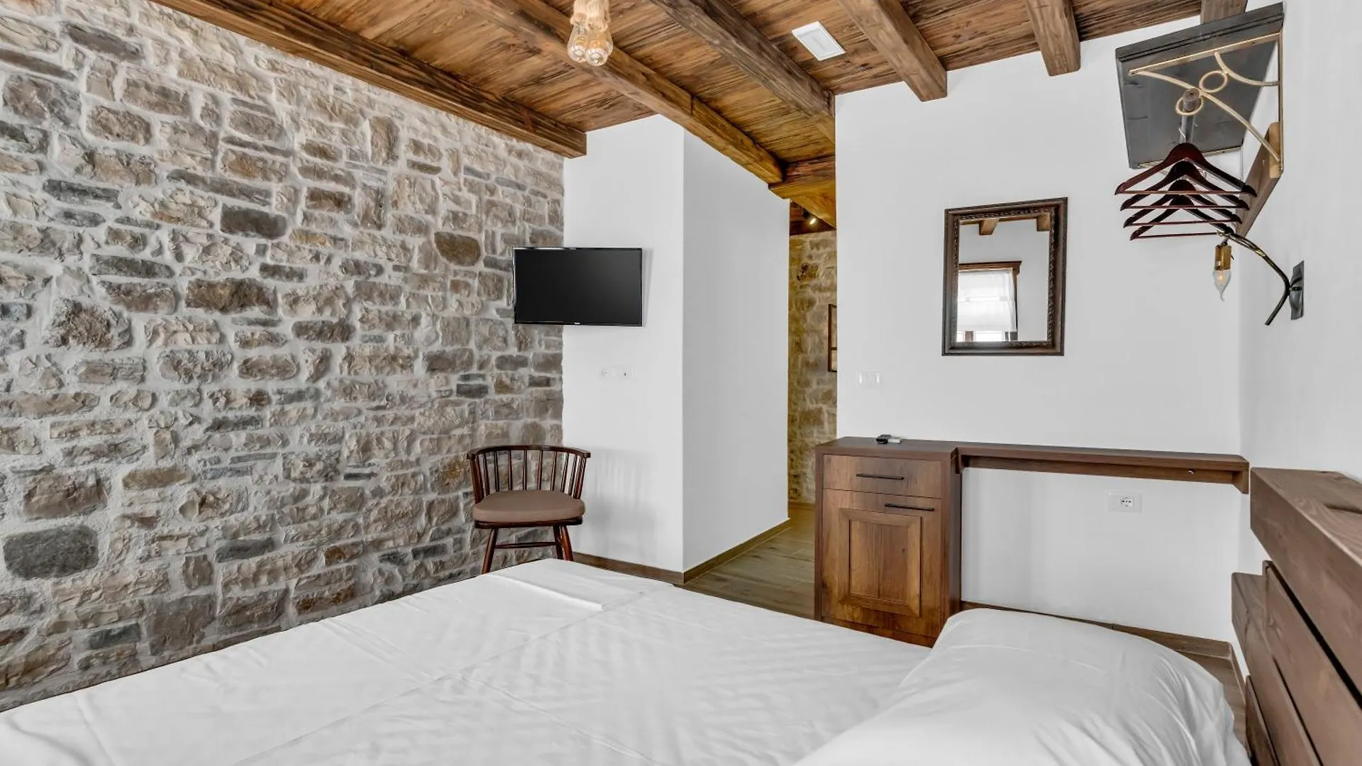 Hotel Bohem Berat 4*,