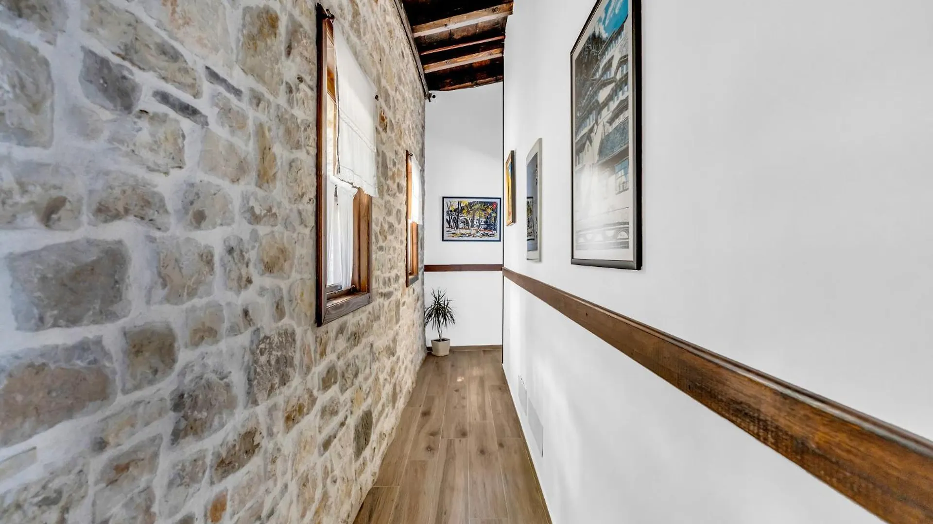 Hotel Bohem بيرات
