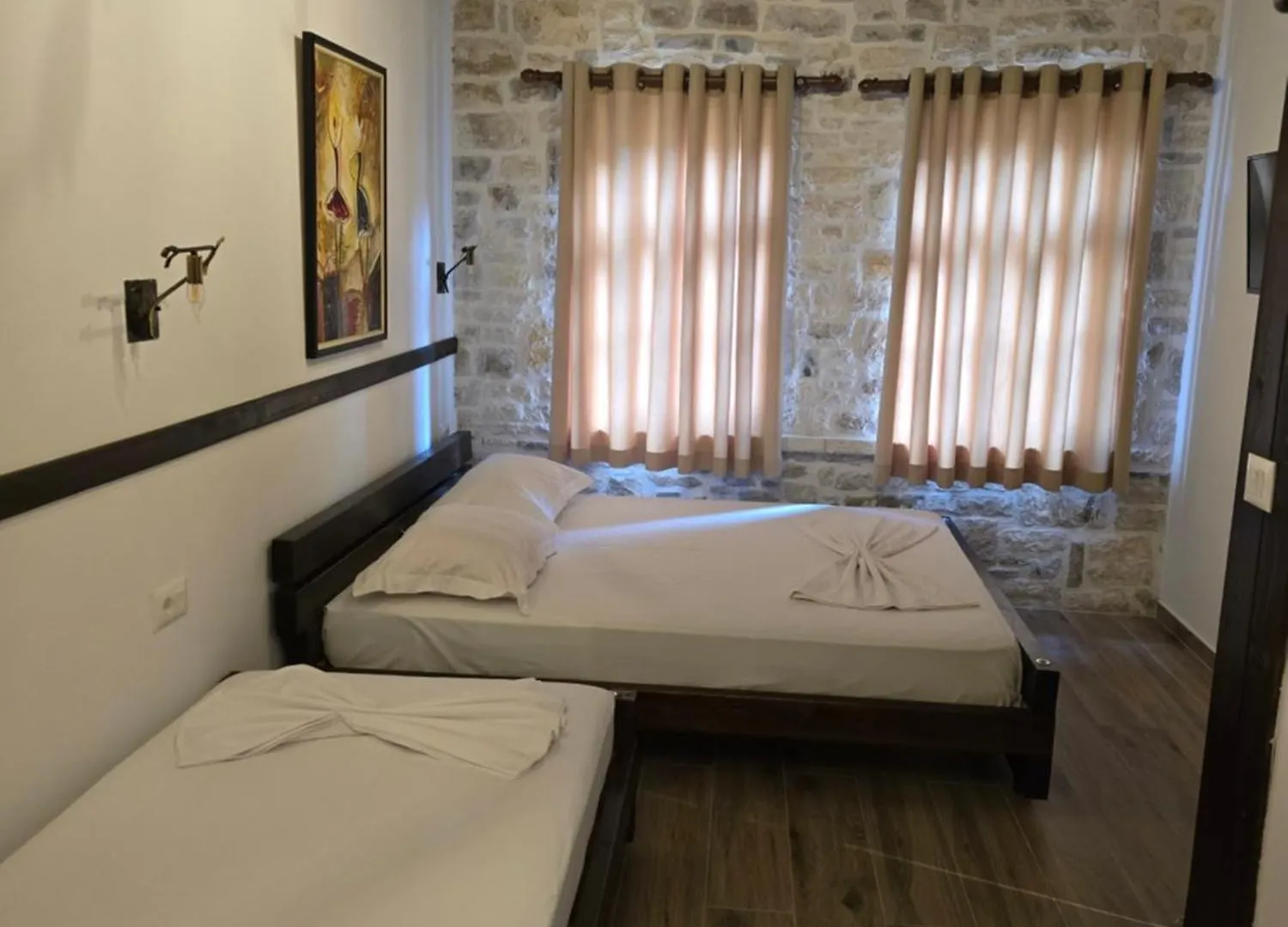 Hotel Bohem بيرات